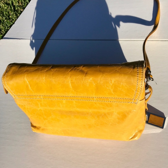 GIANI BERNINI Flashy Mustard Crossbody Purse π - Picture 3 of 8